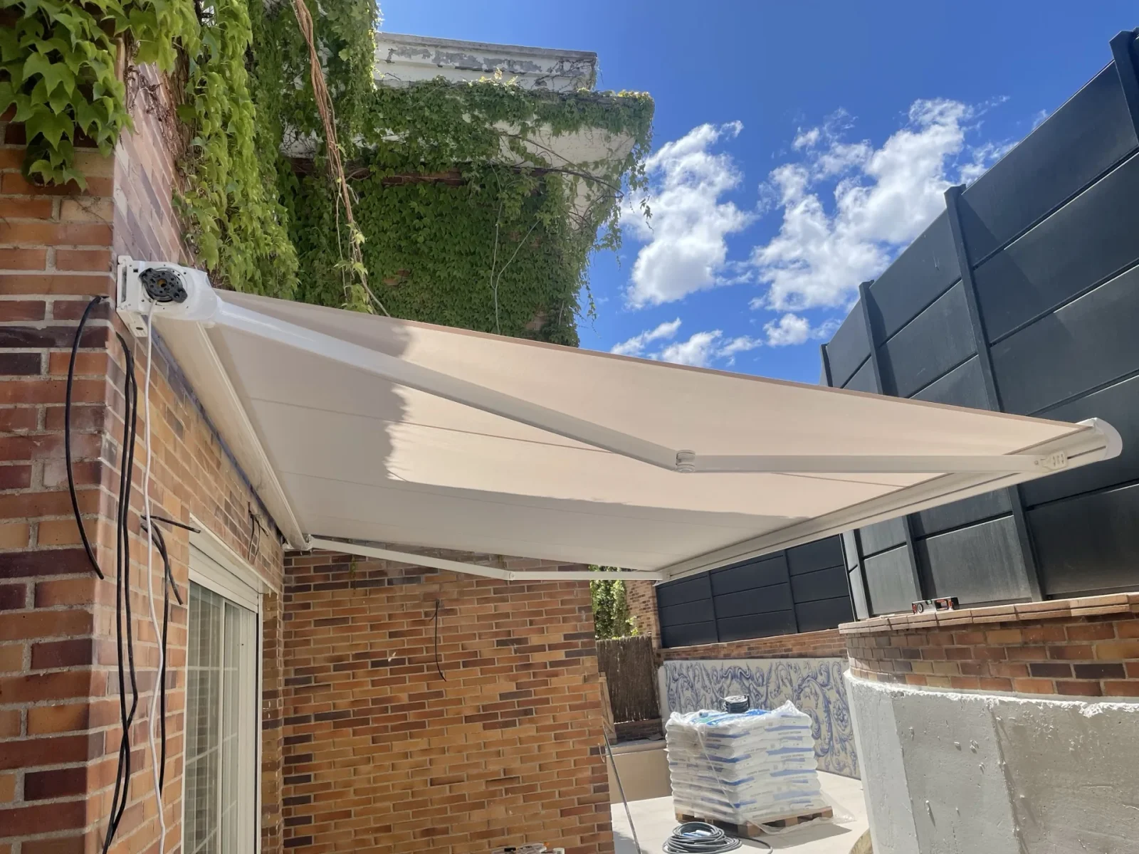 Toldos extensibles — instalación realizada por SIToldos
