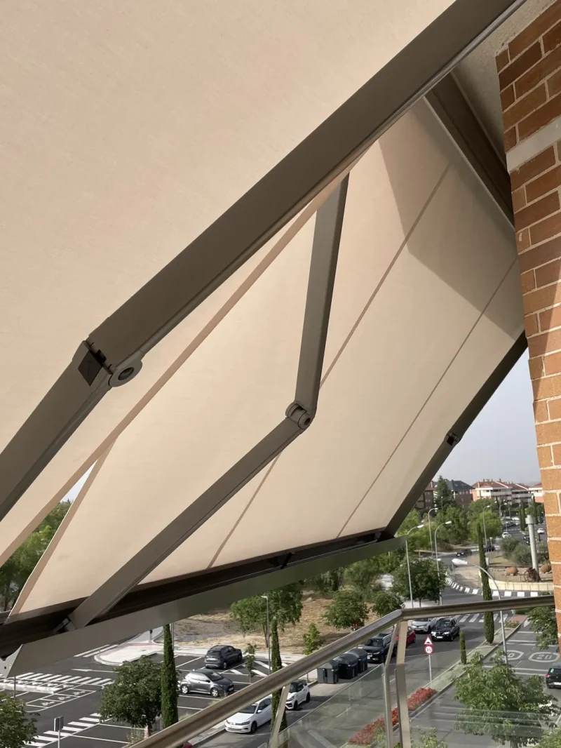 Toldo extensible cofre