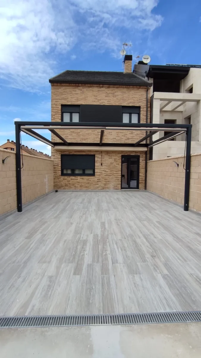 pergolas-95706477-1cf6-4d6d-ba68-1f4a8a2f8052-1920w — SIToldos
