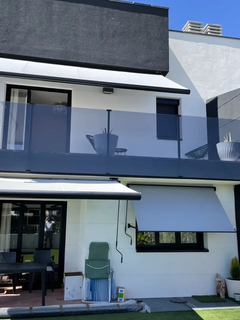 Toldo extensible de cofre — instalación SIToldos